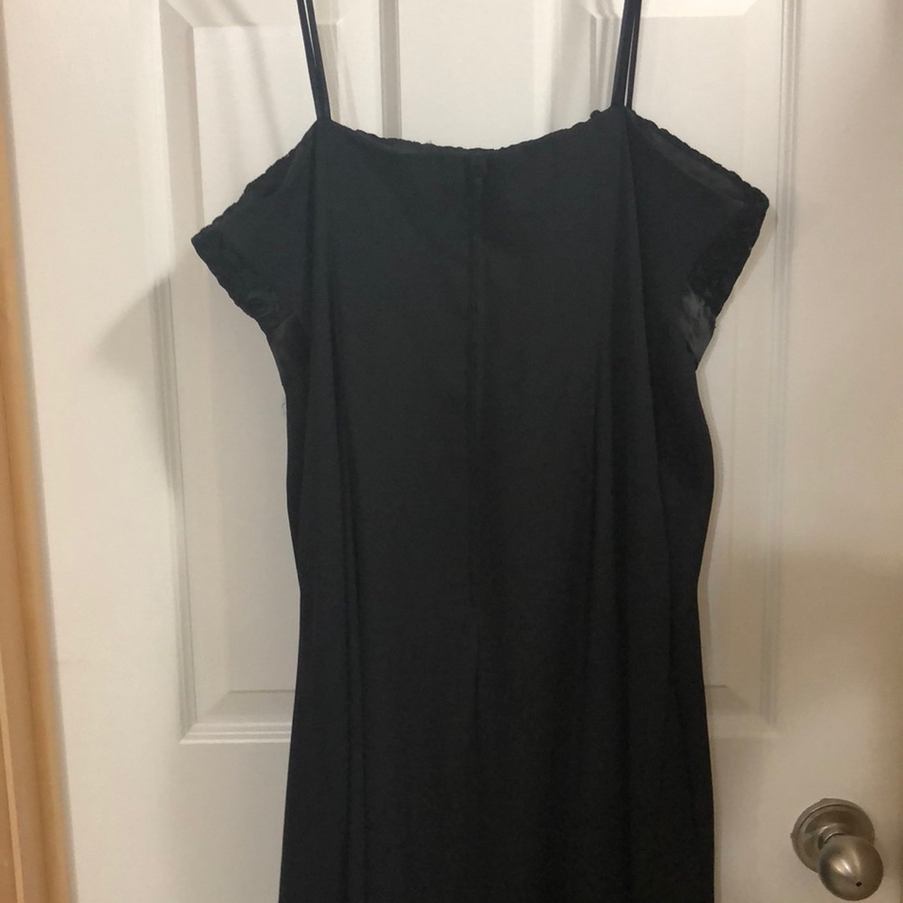 Full length black semi-formal dress - Picture 7 of 8